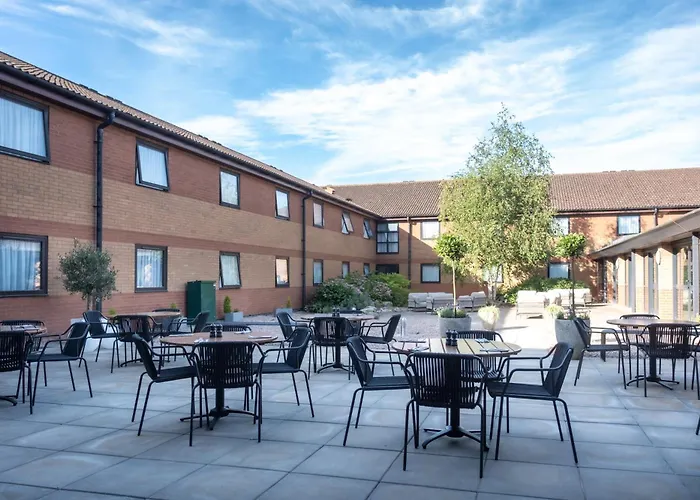 Burleigh Court Hotel And Leisure